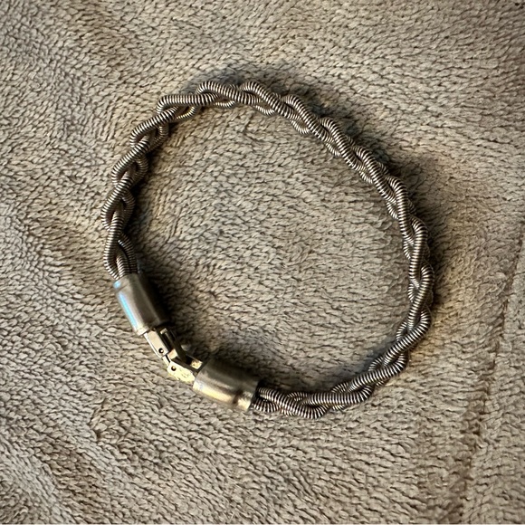 Bass Guitar String Bracelet - Picture 3 of 4